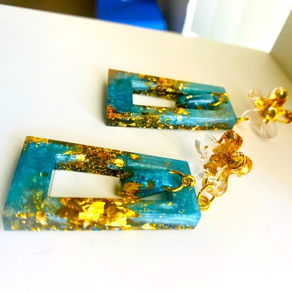 Isadora - Picture 5 of 9